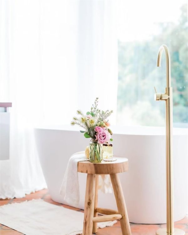 Nero Mecca Freestanding Bath Mixer Brushed Gold (NR210903A01BG)