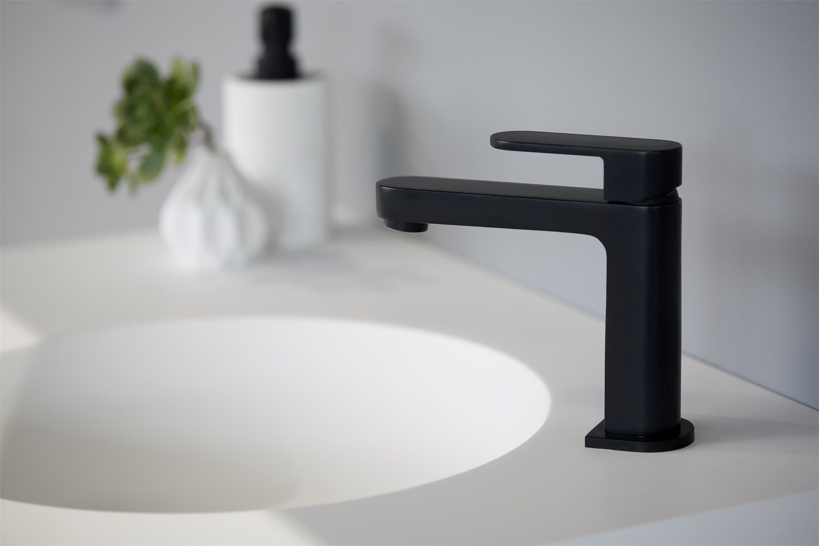 Nero Ecco Basin Mixer Matte Black (NR301301MB)